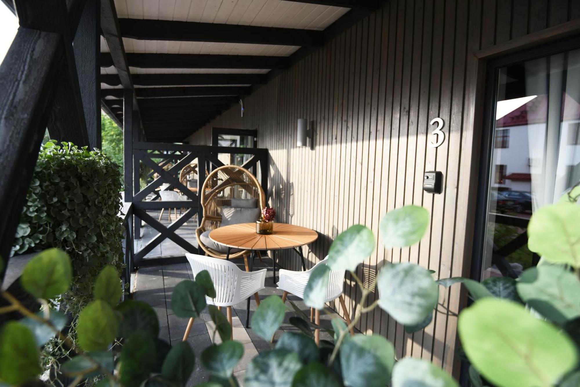 Bahnhofs Hotel Aluksne Exterior photo